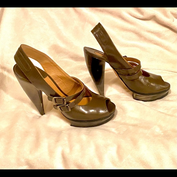Chloe Slingback Rich Chocolate Patent Leather Platforms - Picture 6 of 9